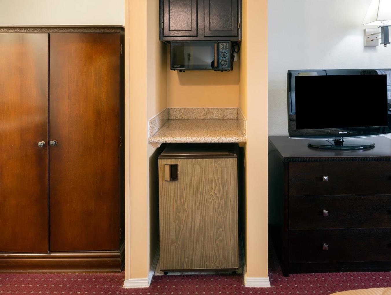 Days Inn By Wyndham Newport Or Kültér fotó