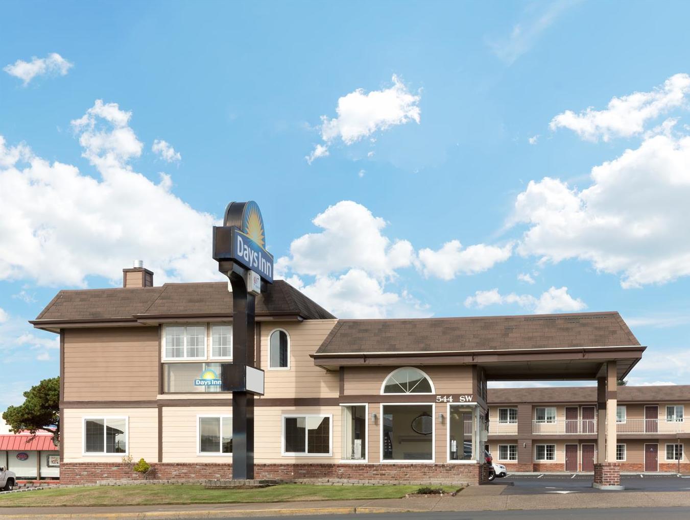 Days Inn By Wyndham Newport Or Kültér fotó