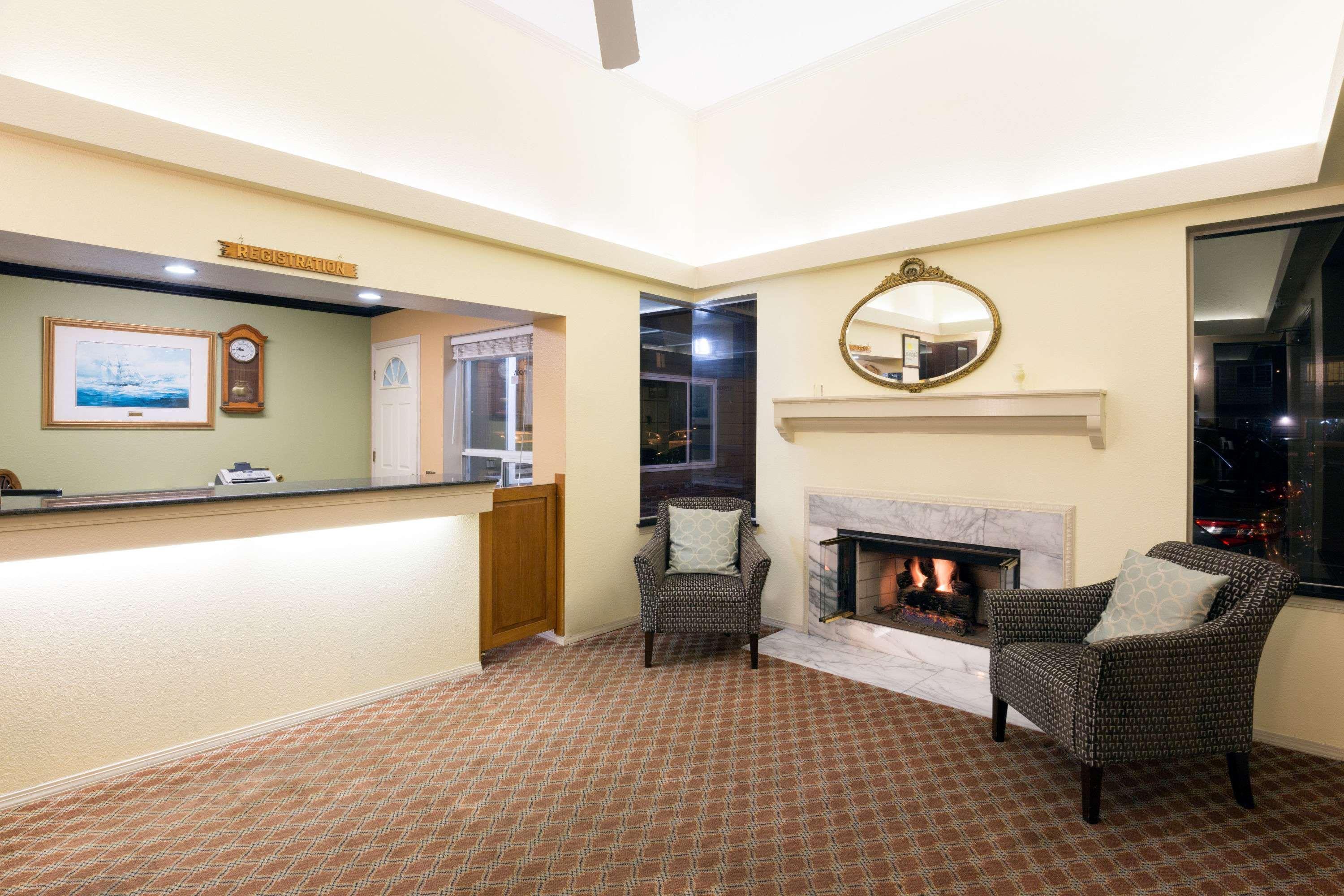 Days Inn By Wyndham Newport Or Kültér fotó