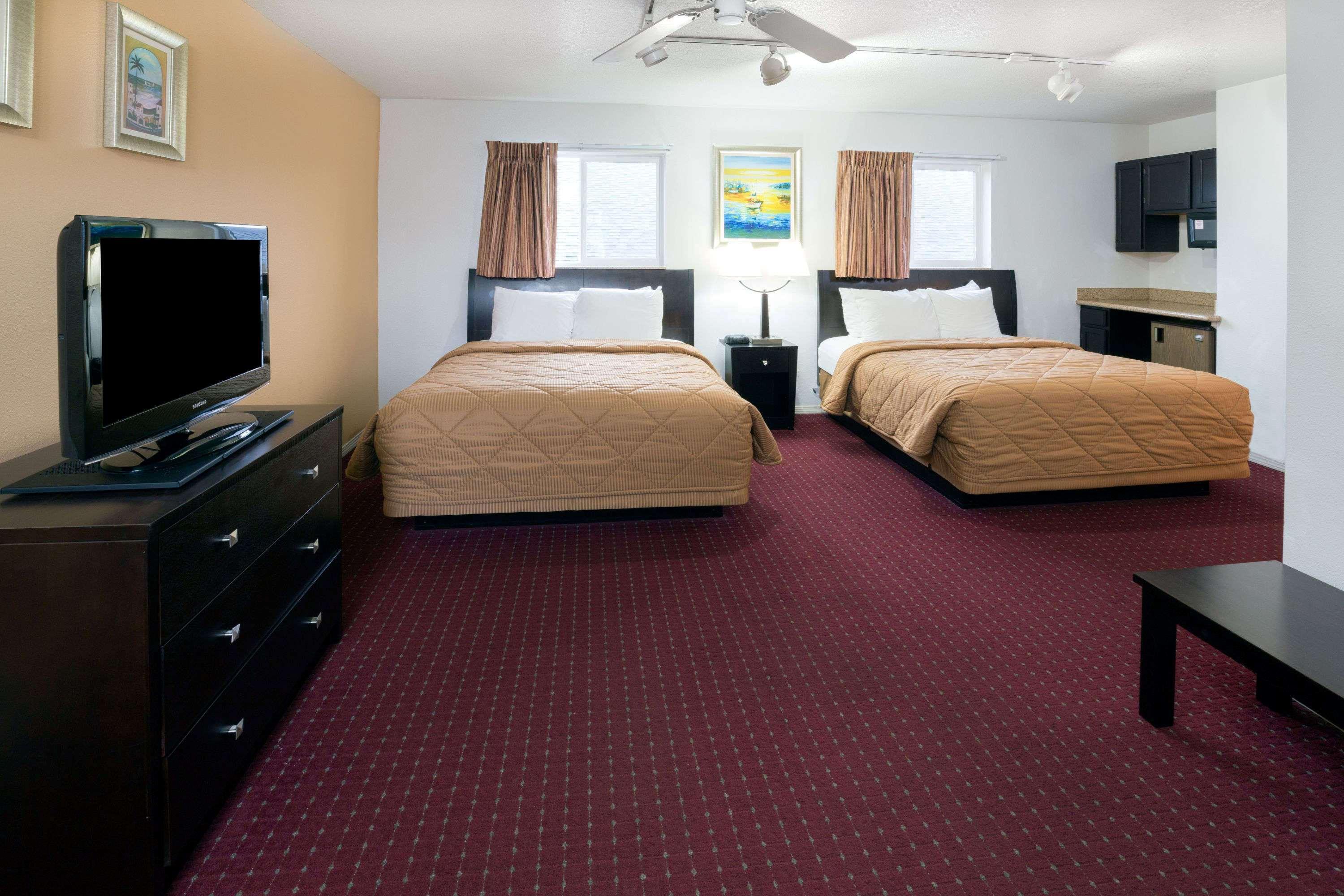 Days Inn By Wyndham Newport Or Kültér fotó