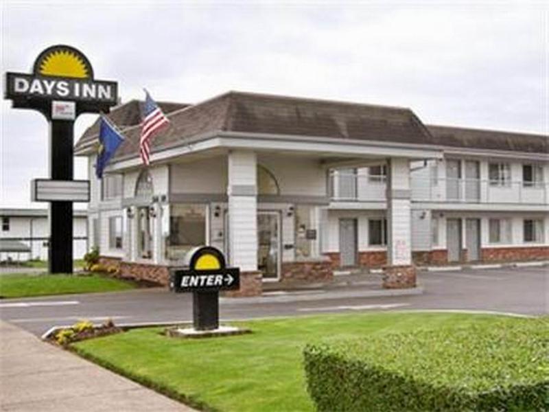 Days Inn By Wyndham Newport Or Kültér fotó